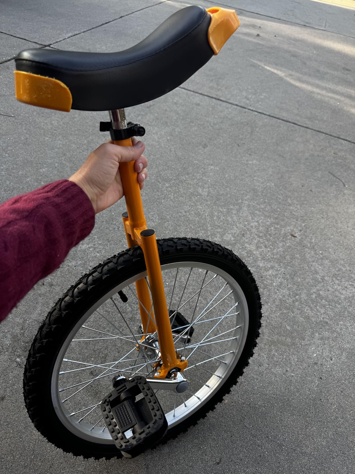 DYNAMI Unicycle with Excellent Steel Frame, Leakproof Tire, Adjustable Height, Curved PU Seat, Mute Bearing, Anti-Slip Designs, for Outdoor Sports Fitness Exercise customer photo 1