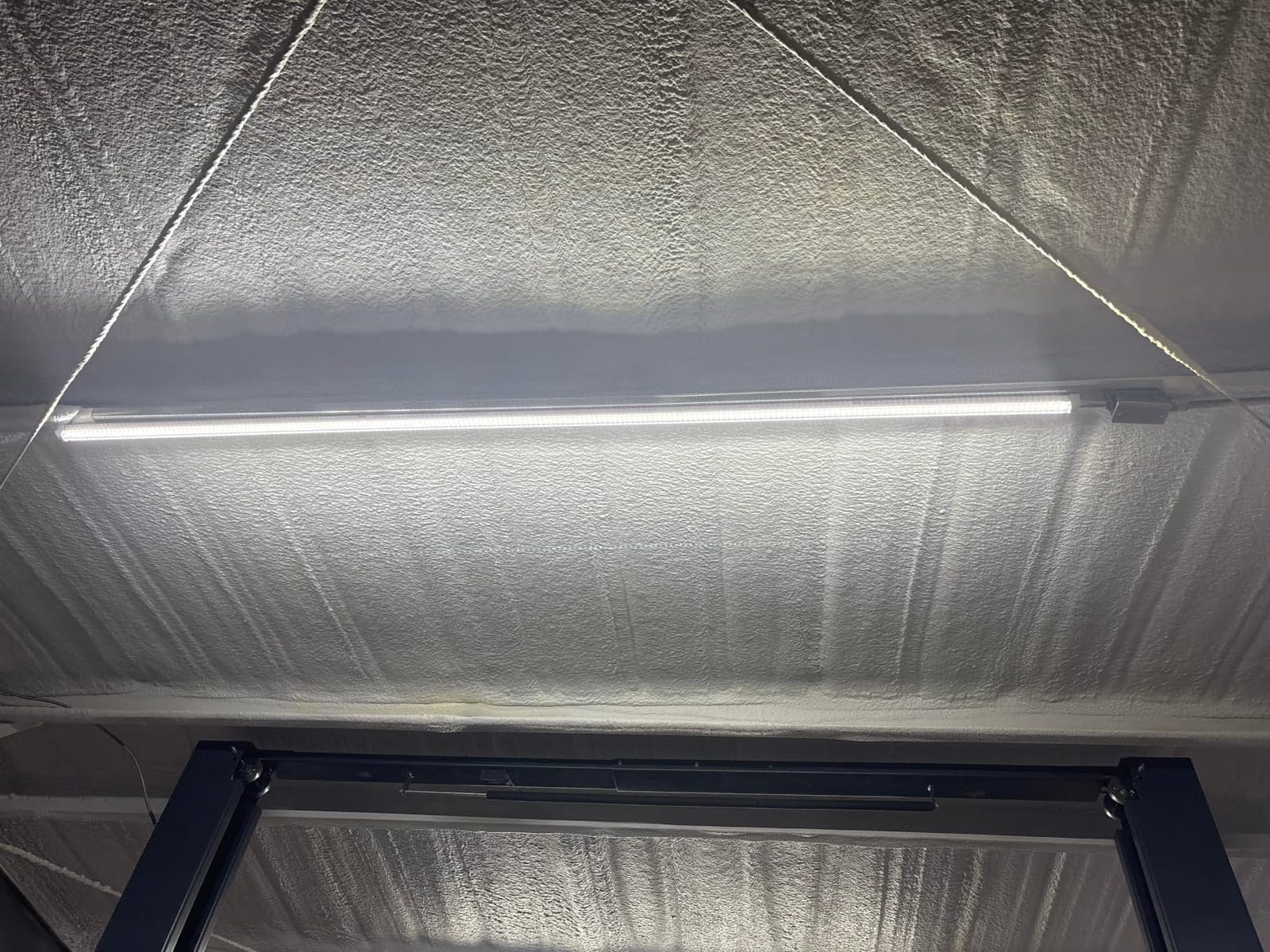 Skymoatled 8Pack 4FT LED Shop Light Garage Lights,50W 6000K 7500LM White Light,Hanging/Surface Mount,T8 4FT Tube Lamp for Warehouse Workshop Basement,Linkable LED Shop Lights,Plug and Play customer photo 1