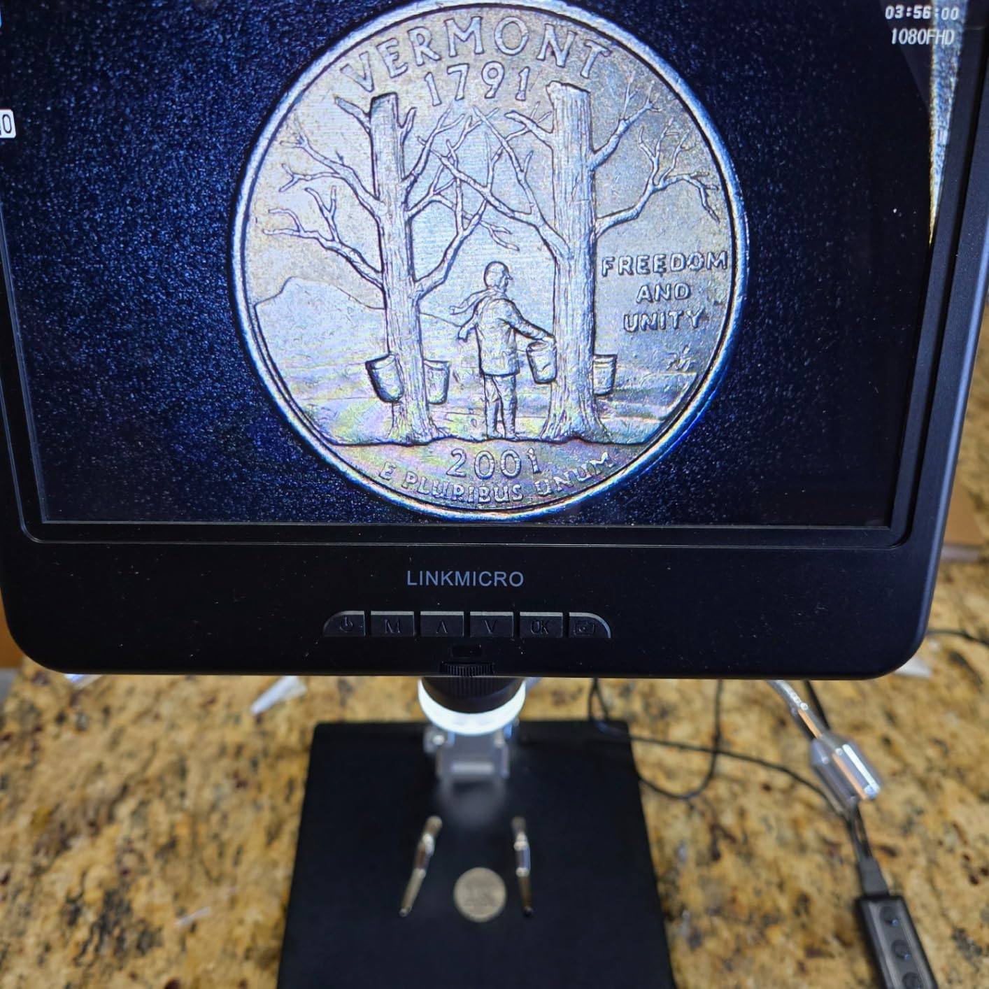 LM210 10.1'' Digital Microscope Magnifier Full Silver Coins View customer photo 2