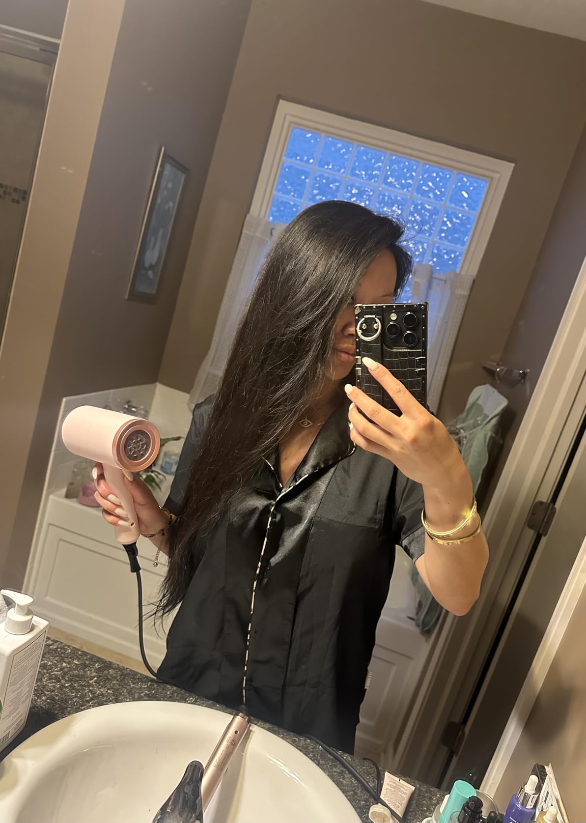 slopehill Professional Ionic Hair Dryer, Powerful 1800W Fast Drying Low Noise Blow Dryer with 2 Concentrator Nozzle 1 Diffuser Attachments for Home Salon Travel (Black) customer photo 1