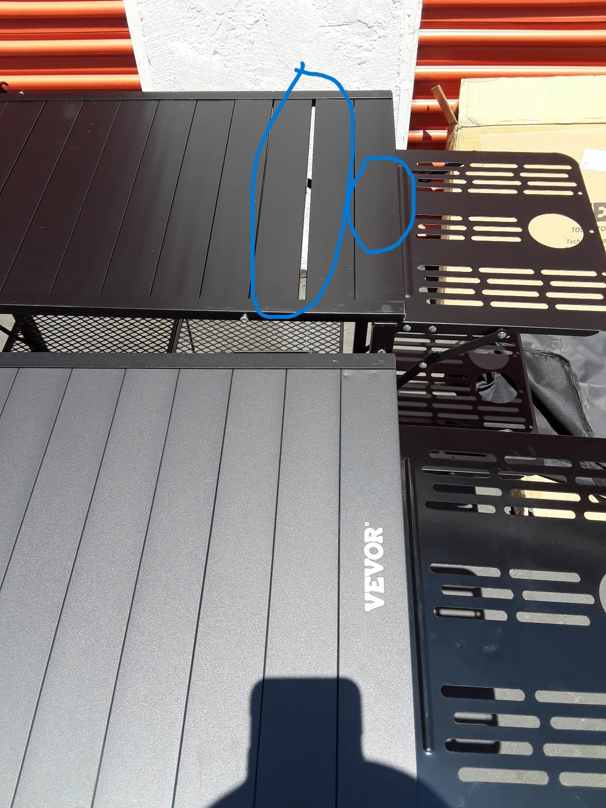 VEVOR Camping Kitchen Table, Aluminum Folding Portable Outdoor Cook Station with 4 Iron Side, 2 Shelves & Carrying Bag, Quick Installation for Picnic BBQ Beach Traveling customer photo 2