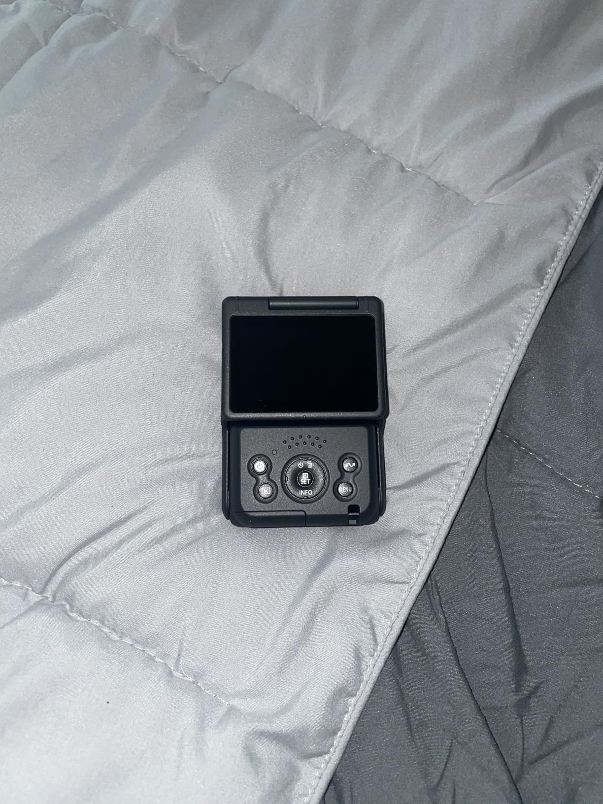 Canon PowerShot V10 Compact Vlogging Camera customer photo 2