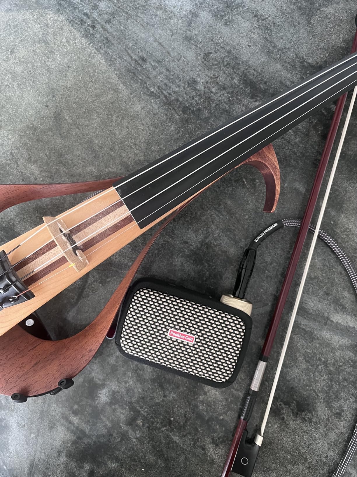 Positive Grid Spark GO 5W Ultra-Portable Smart Guitar Amp & Speaker | Ultra-portable amp & Bluetooth speaker in one. 33 amps, 43 effects, 100k+ tones, Spark AI, Smart Jam, up to 8-hr battery customer photo 1