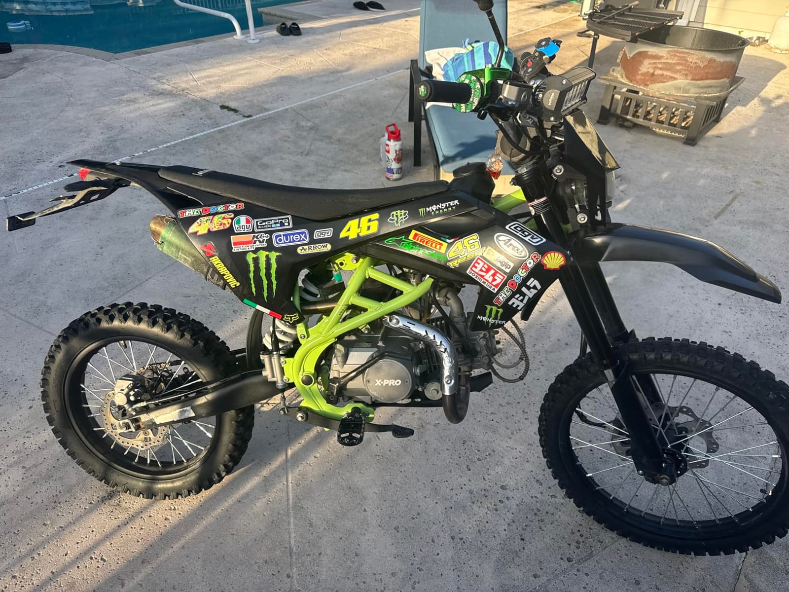 X-PRO 150 Dirt Bike Storm DLX 150 4-Speed Manual Transmission with All Lights, Electric/Kick Start, Big 19