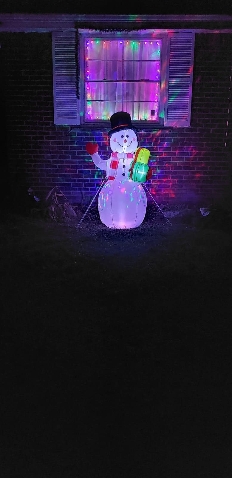OurWarm 8FT Christmas Inflatables Outdoor Decorations, Climbing Santa Christmas Inflatable Christmas Yard Decorations with LED Lights, Christmas Blow up Yard Decorations for Outdoor Indoor Yard Decor customer photo 1