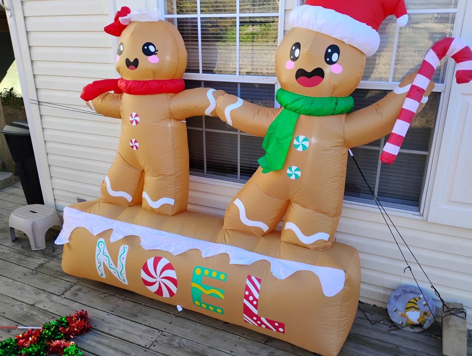 OurWarm 8FT Christmas Inflatables Outdoor Decorations, Climbing Santa Christmas Inflatable Christmas Yard Decorations with LED Lights, Christmas Blow up Yard Decorations for Outdoor Indoor Yard Decor customer photo 2