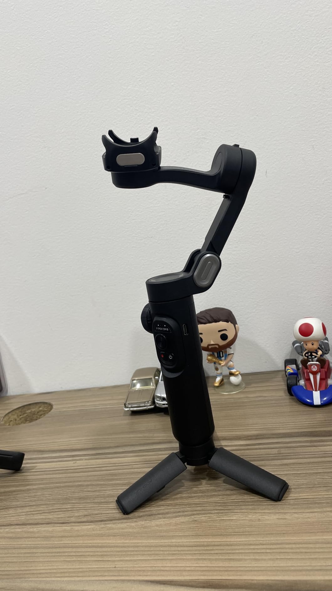 AOCHUAN Smart XE 3-Axis Phone Gimbal Stabilizer for iPhone, Foldable handheld smartphone gimbal w/focus wheel, TikTok, YouTube vlog, video creation, compatible with iPhone & Android customer photo 2