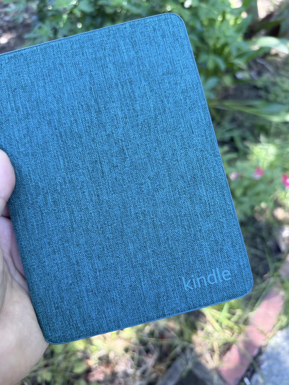 Amazon Kindle Paperwhite Signature Edition 32GB (newest model) - 20% faster with auto-adjusting front light, wireless charging, and weeks of battery life - Metallic Black customer photo 2