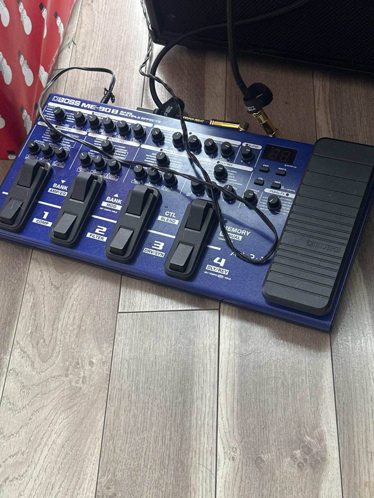 BOSS ME-90 Guitar Multi-Effects All-In-One Guitar Processor customer photo 2