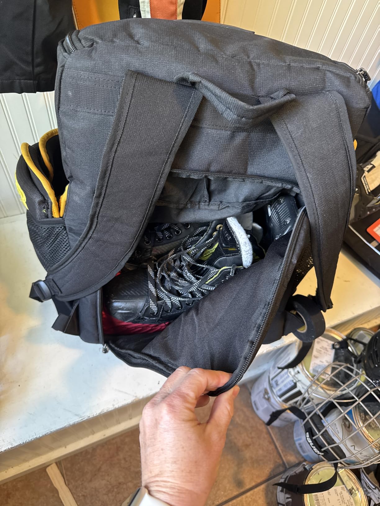 GOBUROS Roller Skate Bag Fits Shoes Up to US Mens 13, Inline Skate Backpack | Ice Skate Backpack with Top Helmet Pocket, Quad Inline Hockey Skate Bag with Padded Shoulder Strap for Skating Gear, Black customer photo 1