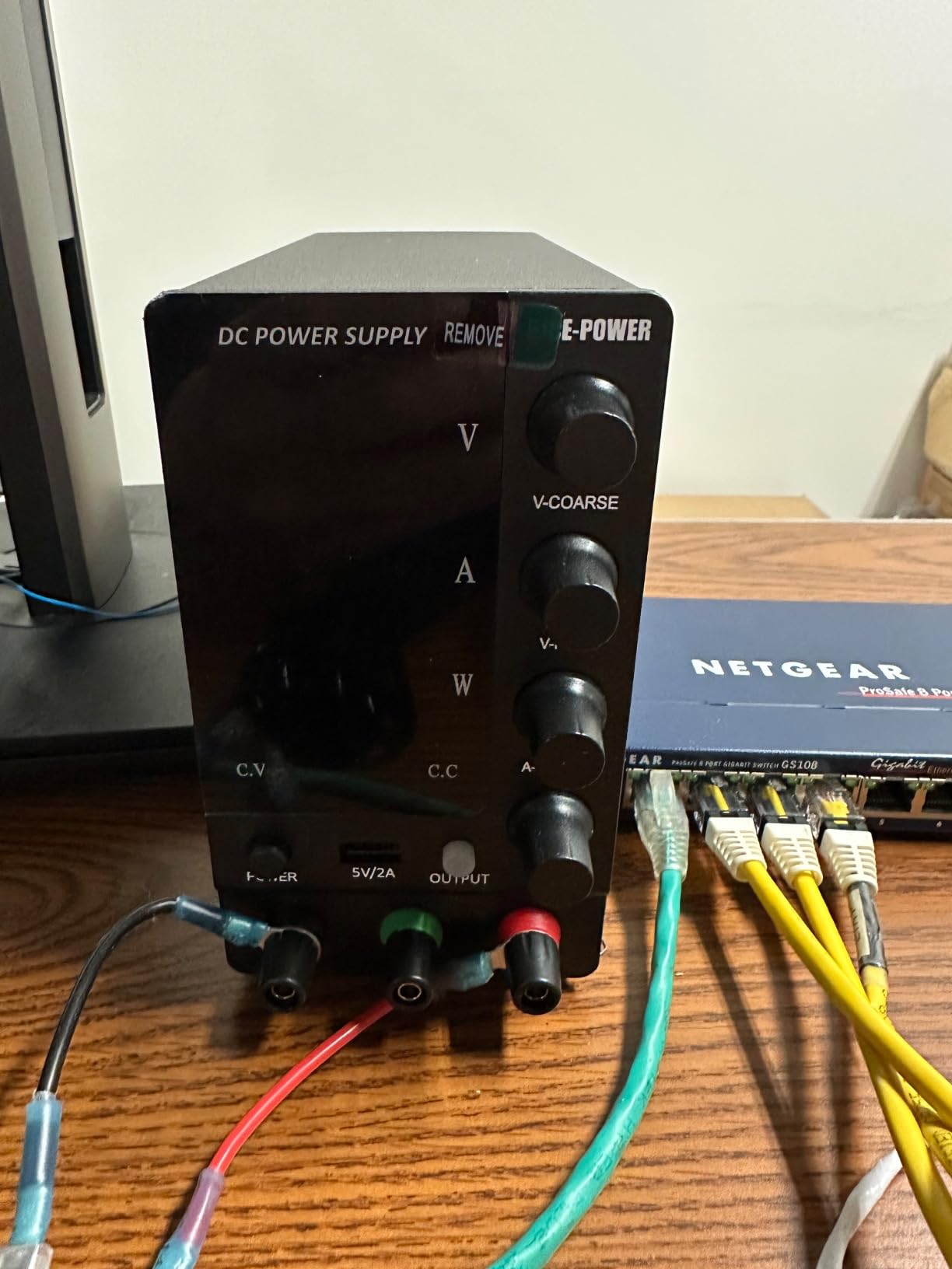 NICE-POWER DC Power Supply Variable 30V 10A, Adjustable Switching Regulated DC Bench Power Supply with Output Switch High Precision 4-Digit LED Display, Benchtop Lab Power Supplies with 5V/2A USB Port customer photo 2