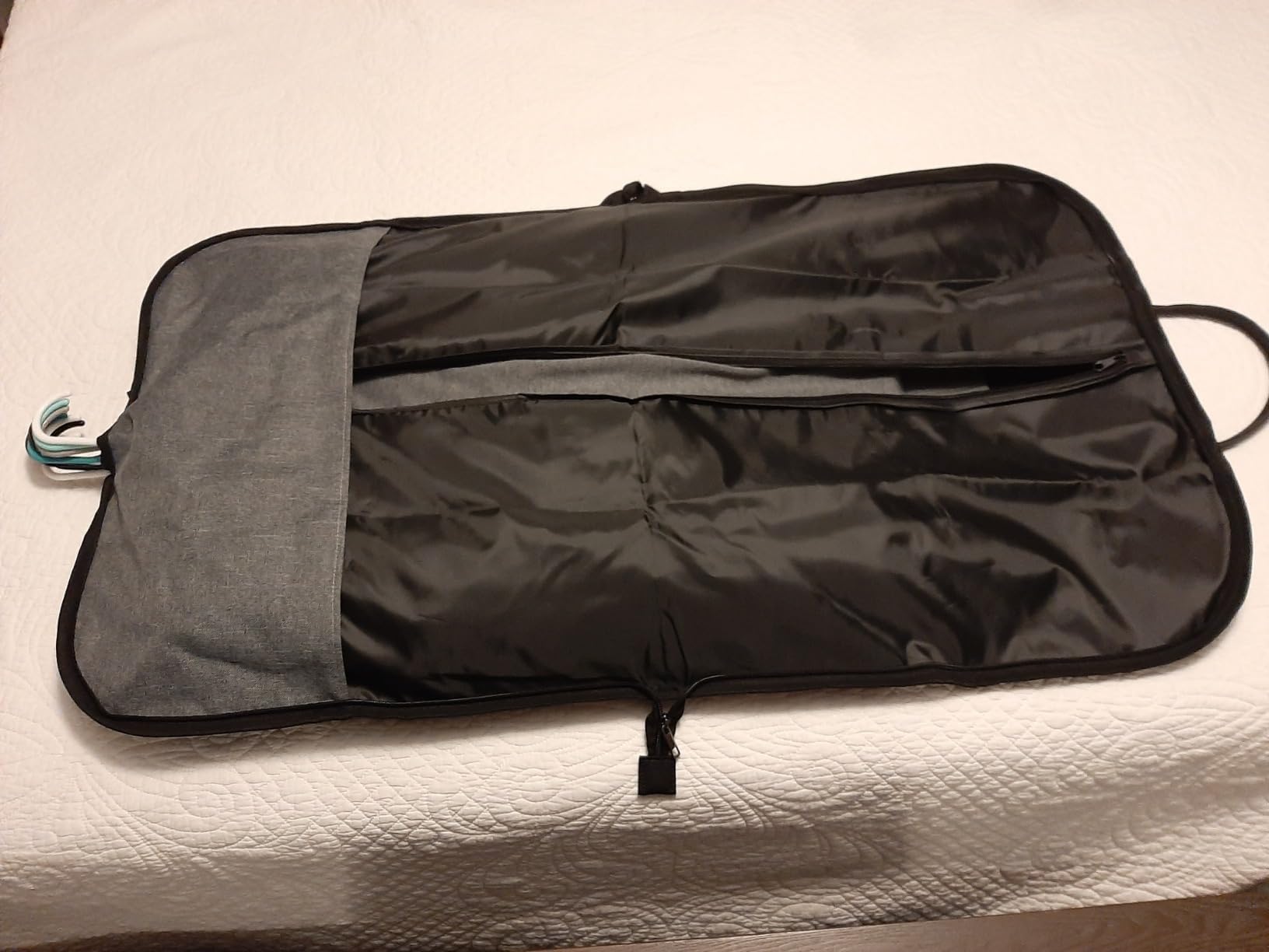 BALEINE Garment Bags for Travel, Water Resistant Carry on Suit Bag | Durable 600D Oxford Fabric, Reinforced PU Handles, Wrinkle Free Storage, Adjustable Shoulder Strap, Multiple Storage Pockets customer photo 1
