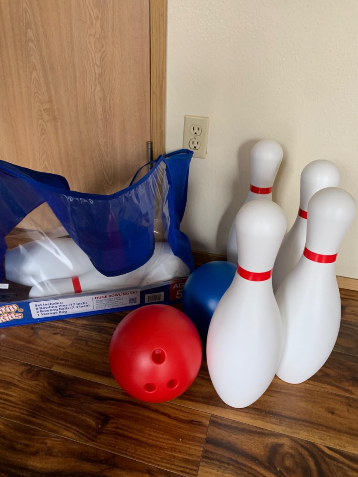 Grip Kids 17 Inch Huge Bowling Set with Storage Bag - 6 Giant Pins, Outdoor & Indoor Backyard Game for Kids, Family Party, Birthday Gift Ages 5+ - Amazon Exclusive customer photo 2