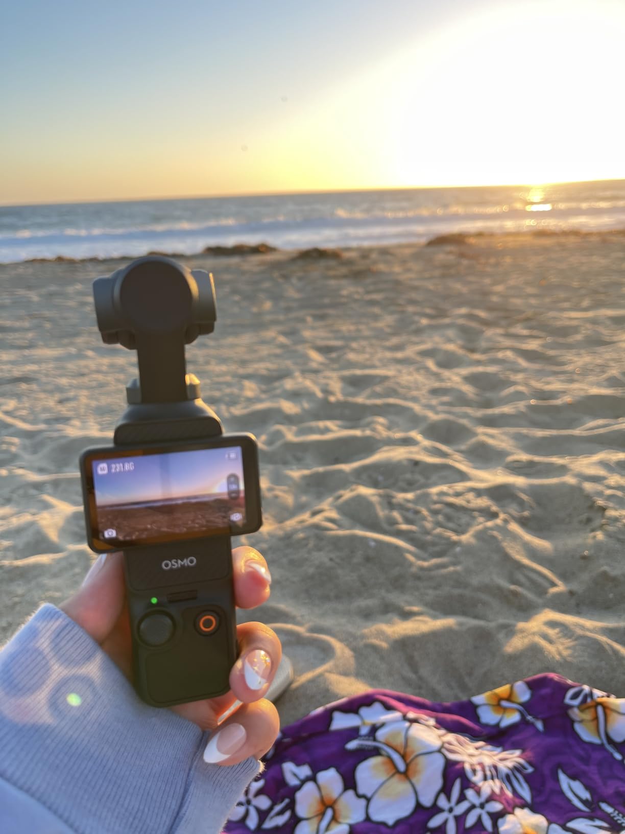 DJI Osmo Pocket 3 Creator Combo, Vlogging Camera with 1'' CMOS & 4K/120fps customer photo 2