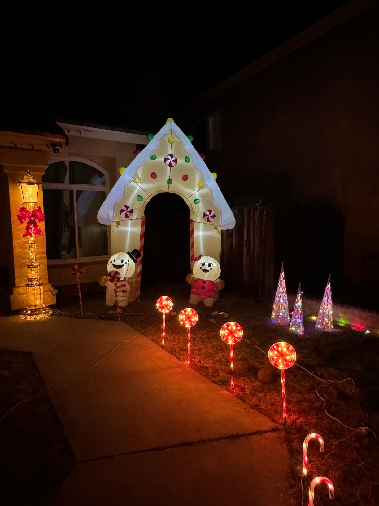 GOOSH 11.8 FT Christmas Inflatables Decorations Archway, Gingerbread Inflatable Yard Decorations with LED Lights, Inflatable Christmas Arch for Outdoor Party Yard Decor customer photo 2