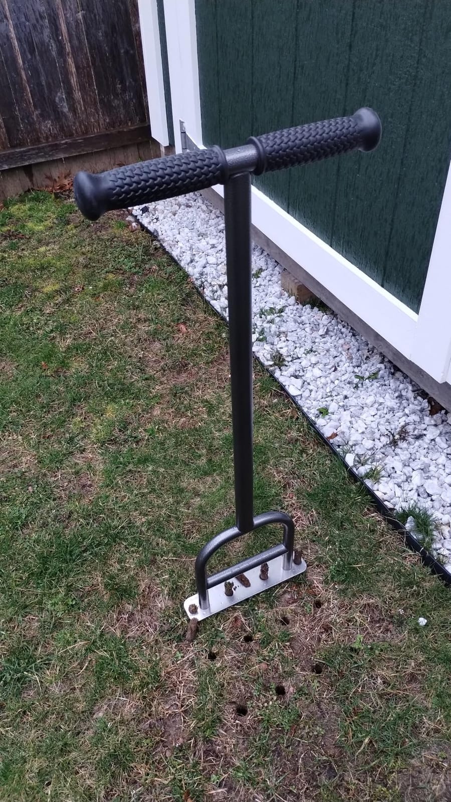 Dolibest Lawn Coring Aerator, Stainless Steel 4 Corer Plug Aerator Tool with Soft Rubber Grip, Manual Grass Aerating Tool, Garden Tool & Cleaning Hand Tool for Loosening Soil and Improving Lawn Health customer photo 1