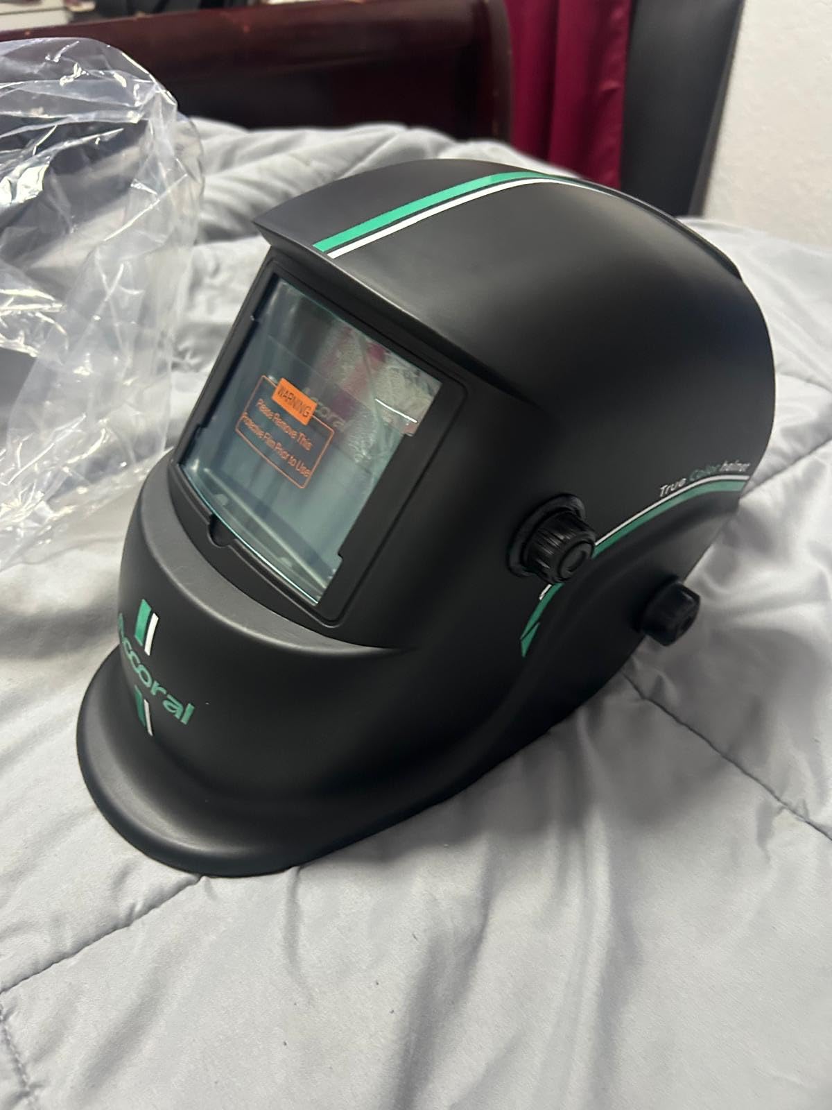 Auto-Darkening Welding Helmet, True Color, Shade 4/9-13 customer photo 1