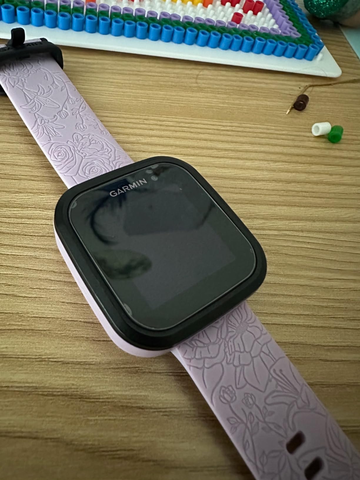 Garmin Bounce™, Kids Smartwatch, Two-Way Text and Voice Messaging, Location Tracking, Green Burst customer photo 1