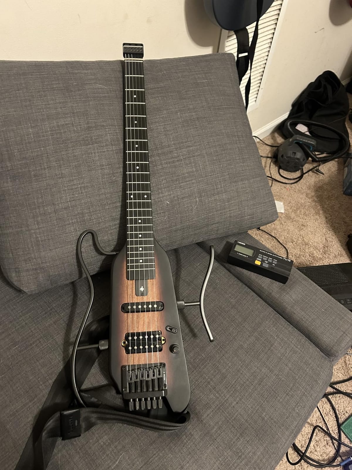 Donner HUSH X Headless Electric Guitar Kit, Travel & Practice, Natural customer photo 2