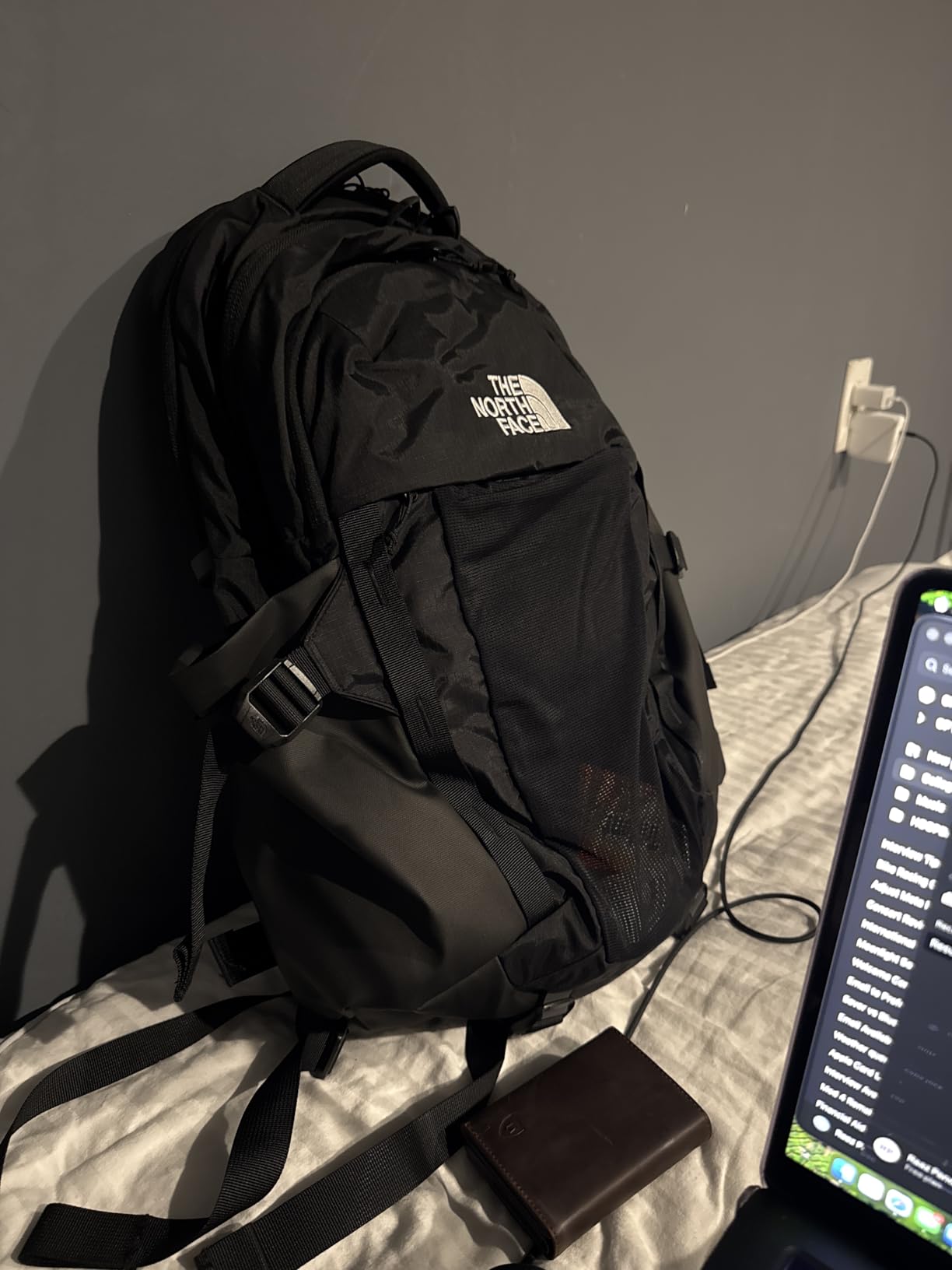 The North Face Recon Everyday Laptop Backpack, Blk/Blk-NPF, One Size | Daypack, Water Repellent, Laptop Sleeve, 2 Water Bottle Pockets customer photo 2
