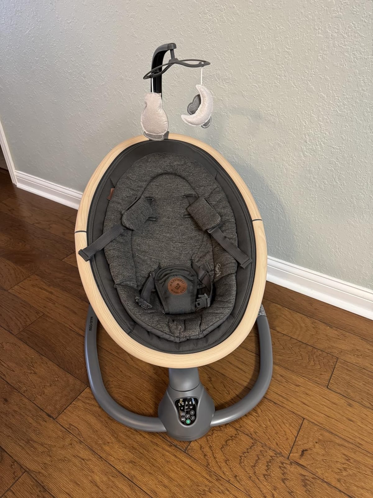 Maxi-Cosi Cassia Smart Baby Swing for Infants, Portable, Foldable Infant Swing with Music, 360 Rotation, 5 Speeds, 12 Melodies, EcoCare Fabric, Auto Motion Sensor, 2 Reclines, Classic Oat customer photo 1