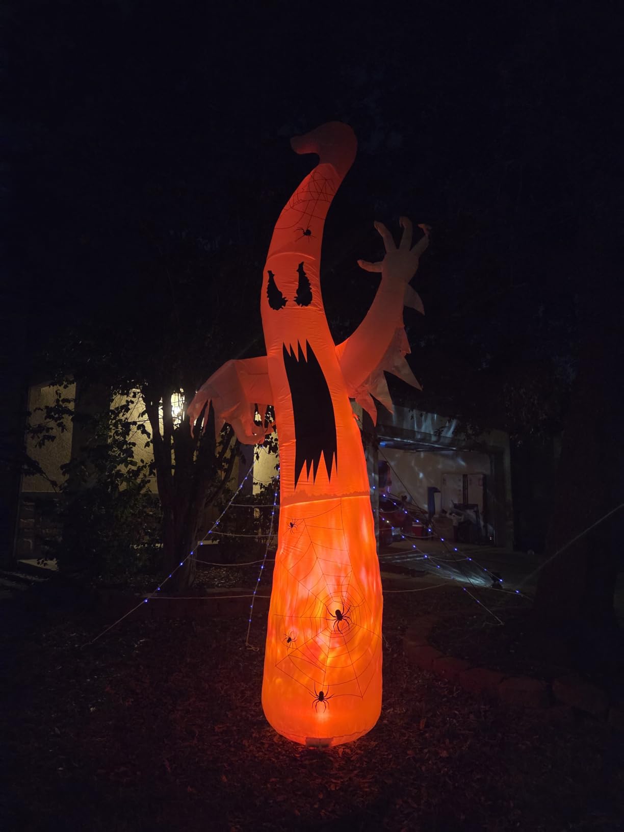 GOOSH 12 FT Halloween Inflatables Ghost Outdoor Decorations Blow Up Yard Giant Towering Terrible Spooky Flame Lamp Ghost with Built-in LEDs for Garden Lawn Indoor Party Decor customer photo 2