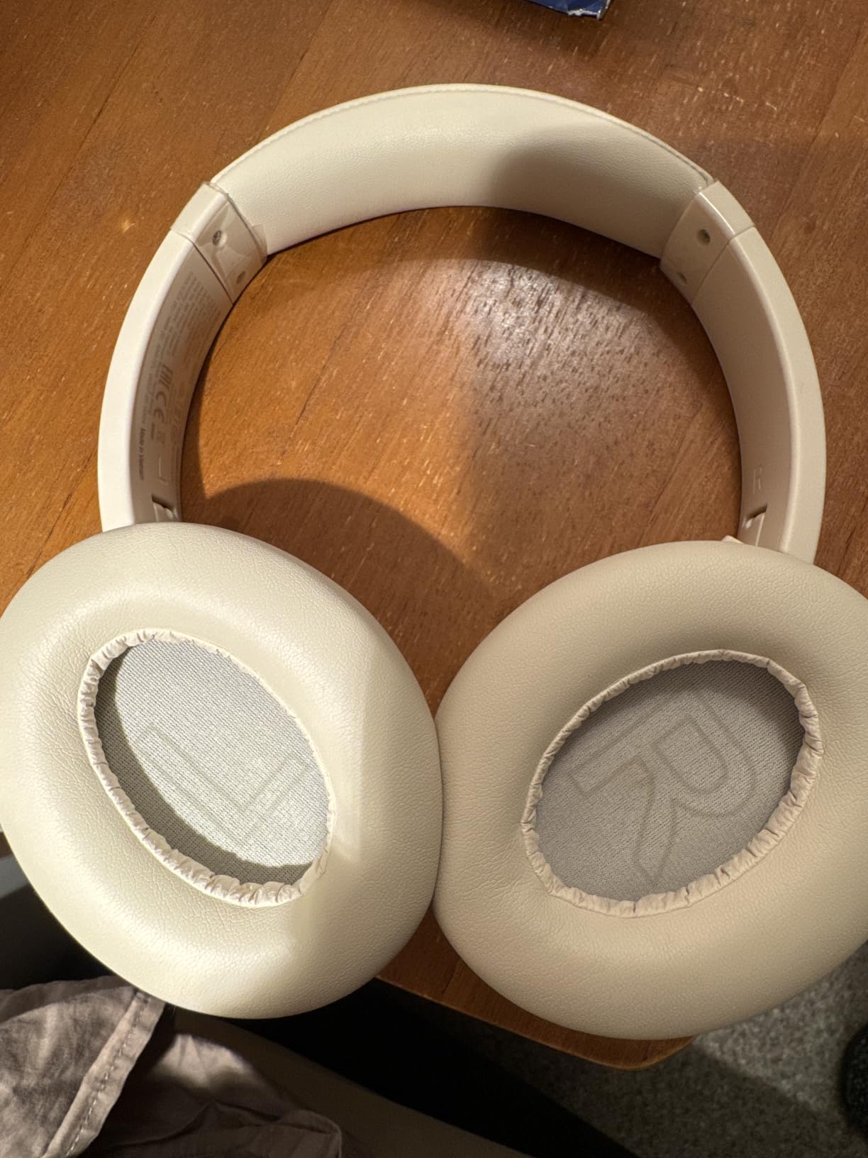 Soundcore by Anker Q20i Hybrid Active Noise Cancelling Headphones, White | Over-Ear, Bluetooth, 40H ANC Playtime, Hi-Res Audio, Big Bass, Transparency Mode, Customize via App, Travel, Home, Office customer photo 2