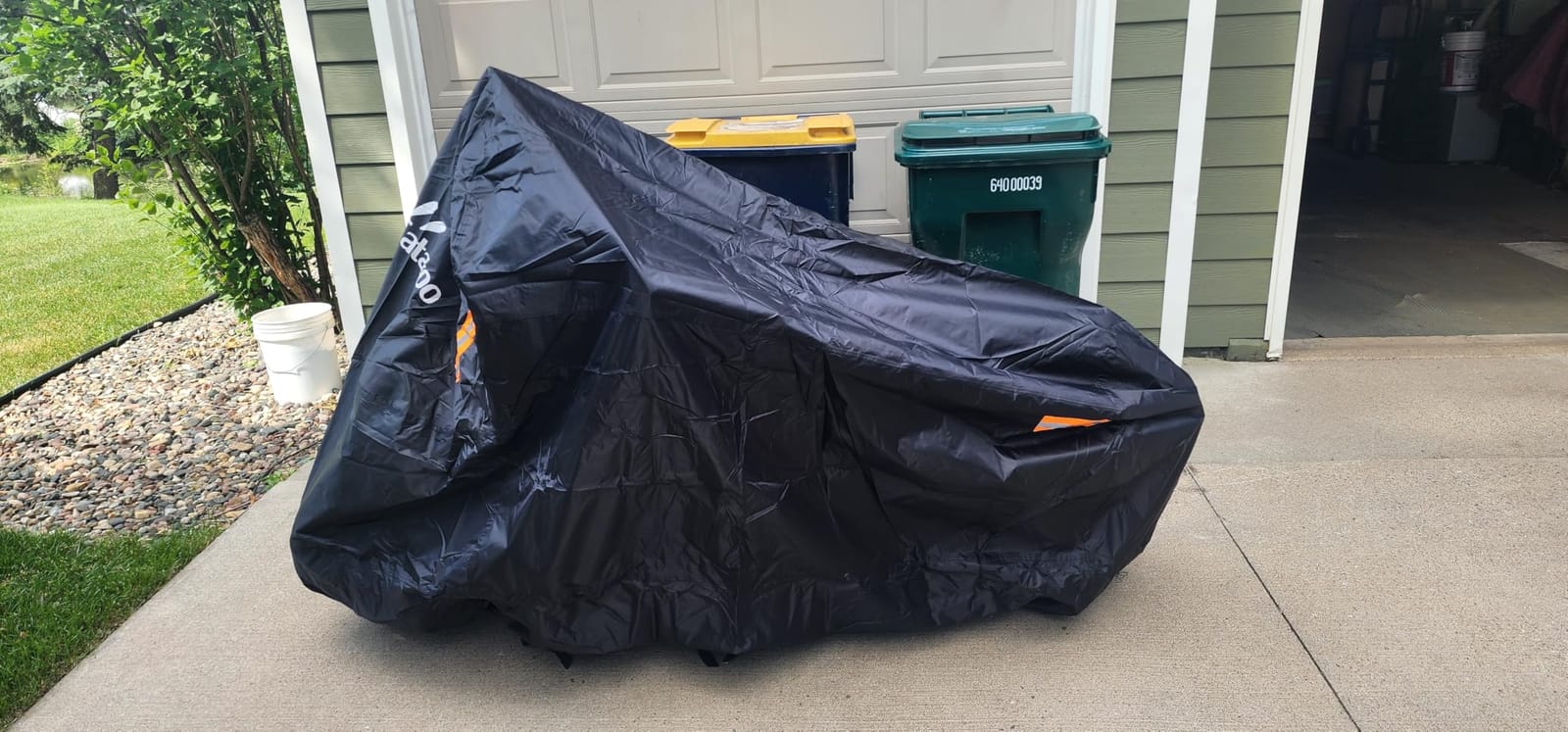 Heavy Duty Motorcycle Cover Waterproof Outdoor Storage Fits Up to 96.5