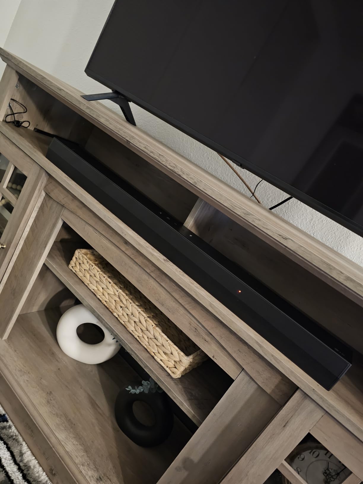 LG S60T 3.1 ch. Soundbar with Wireless Subwoofer, Dolby Audio, TV Synergy, Wow Interface, AI Sound Pro - Black customer photo 1