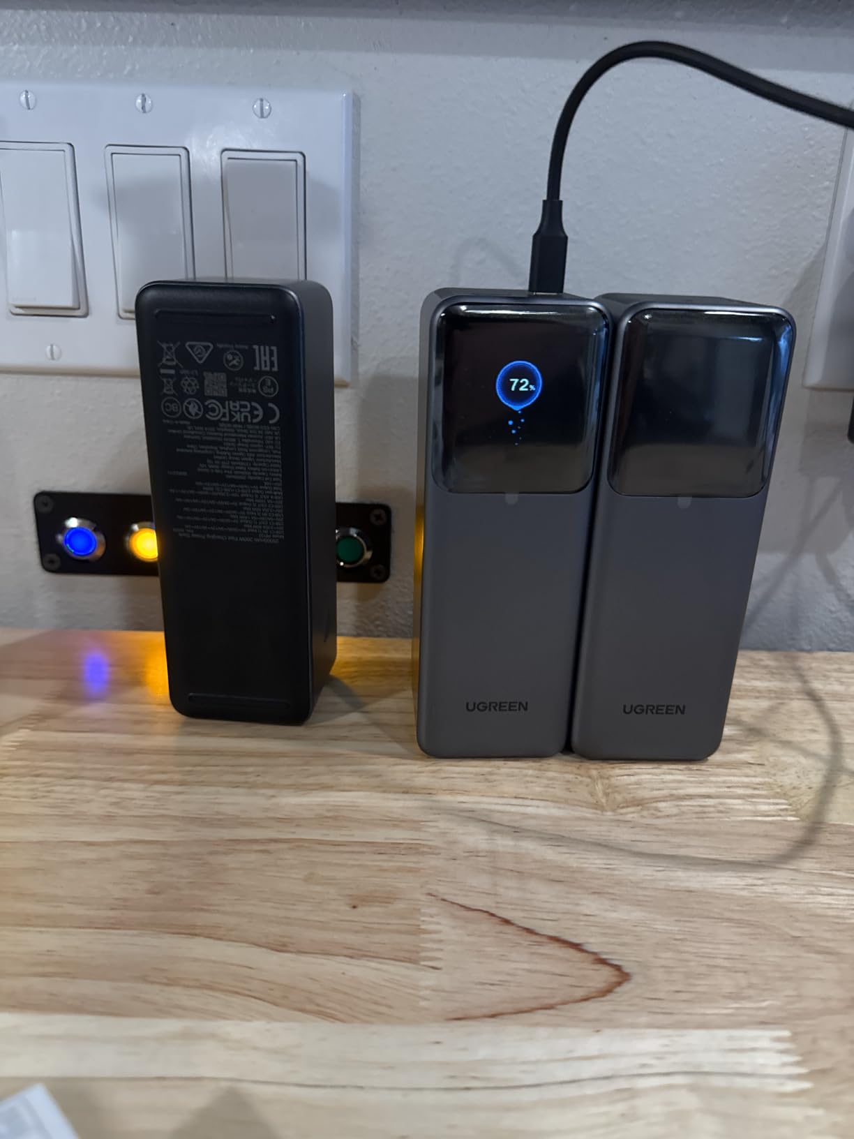 UGREEN Nexode 25000mAh 200W PD 3.1 TFT 3-Port Power Bank | TFT smart display, 90Wh, PD 3.1 fast for laptops. Supports MacBook Pro/Air, Dell, iPhone 17 customer photo 1