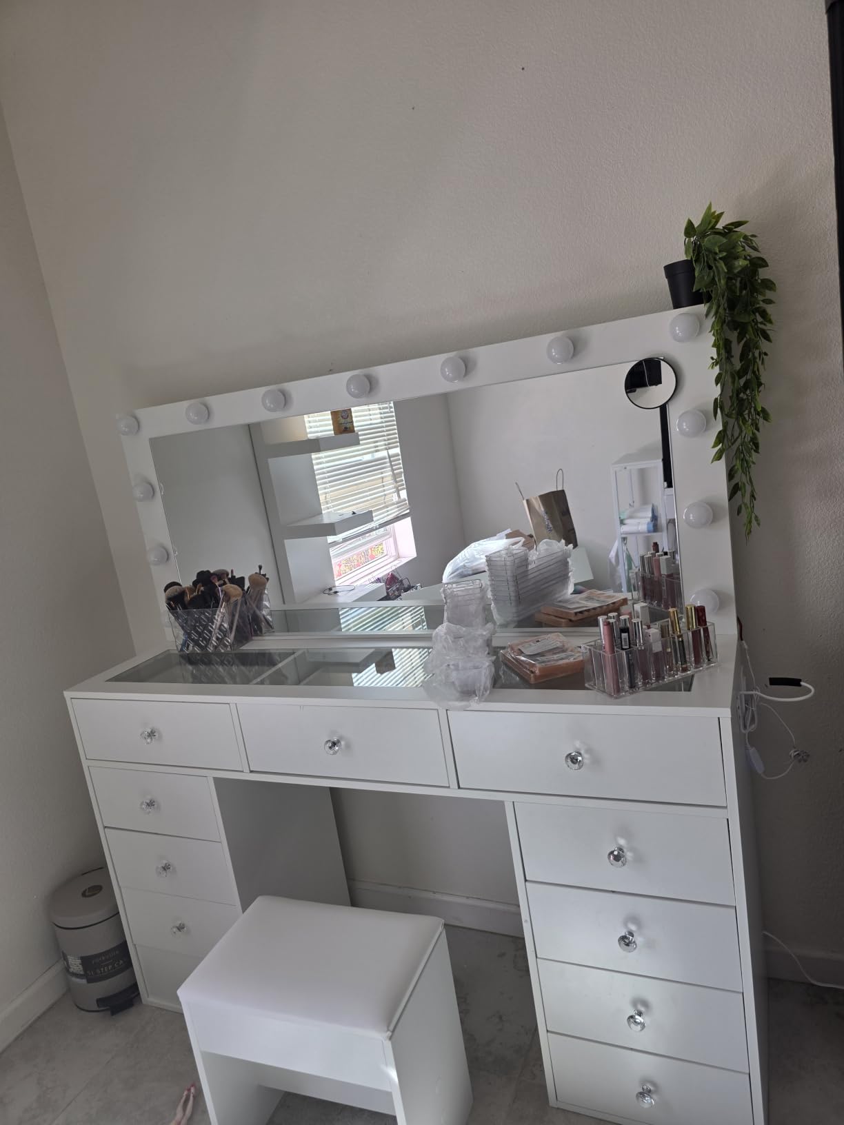 Yanosaku Vanity Desk with Glass Top & Power Outlets, Makeup Vanity with Mirror & 12 LED Lights, 11-Drawer Makeup Table with Chair, 3 Lighting Modes Brightness Adjustable, White customer photo 2