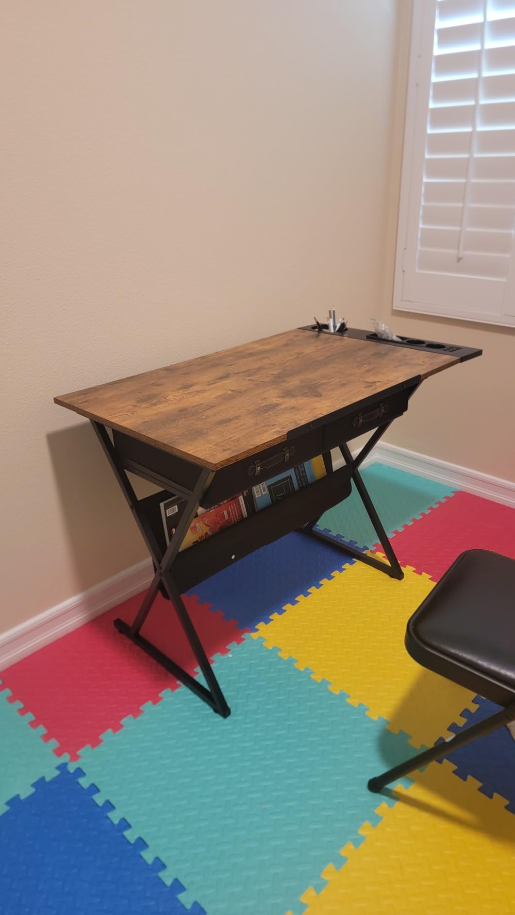 VECELO Drafting Table Art Desk Art Table Adjustable Drawing Table Tilted Tabletop with 2 Storage Drawers and Stool, Drawing Desk for Artist Painters Drawing, Crafting, Reading, Writing, Rustic Brown customer photo 1
