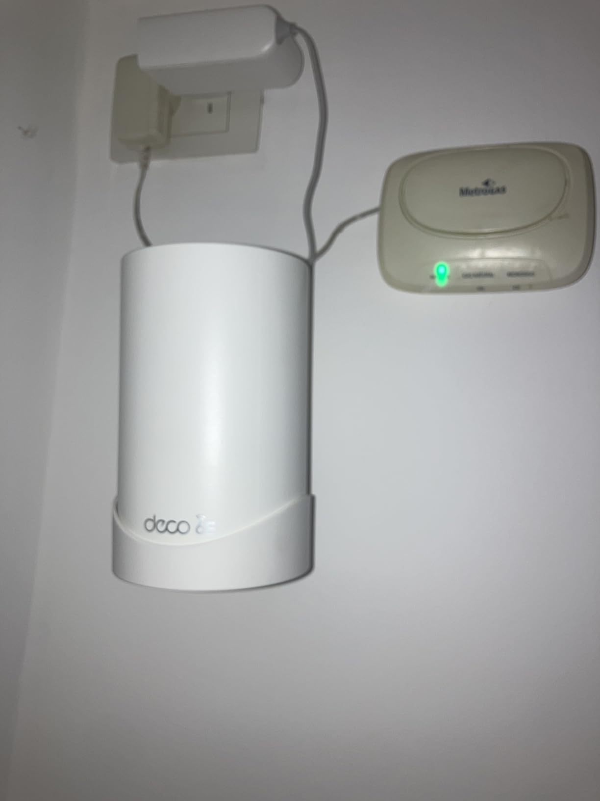 TP-Link Deco XE70 Pro AXE4900 Tri-Band WiFi 6E Mesh WiFi System - 2.5G WAN/LAN Ports, 4.9 Gbps, 7,200 Sq. Ft Coverage, Connect up to 200 Devices, 6 GHz Band, 3-Pack customer photo 2