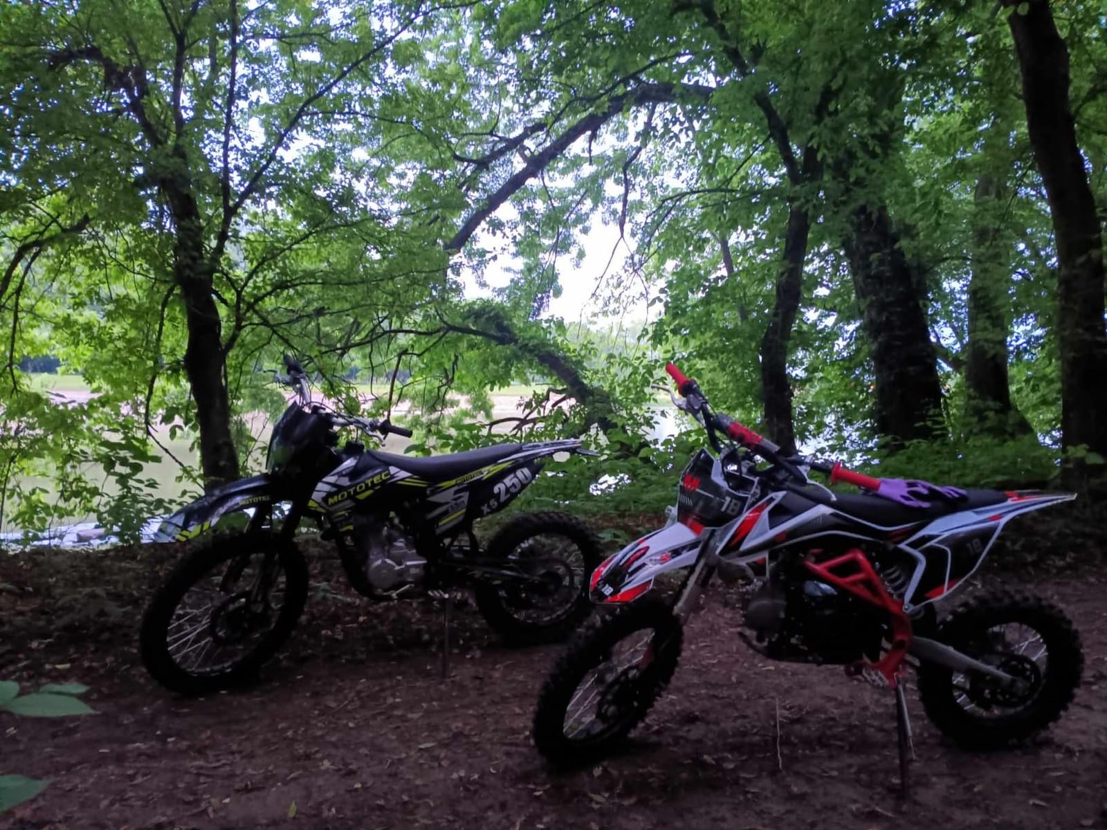 HHH 125cc Dirtbike X18 Dirt Bike DB X18 Racing DB18 Dirtbike 125cc 4 Speed Manual Clutch and Big Size Tires 17/14 inches customer photo 1