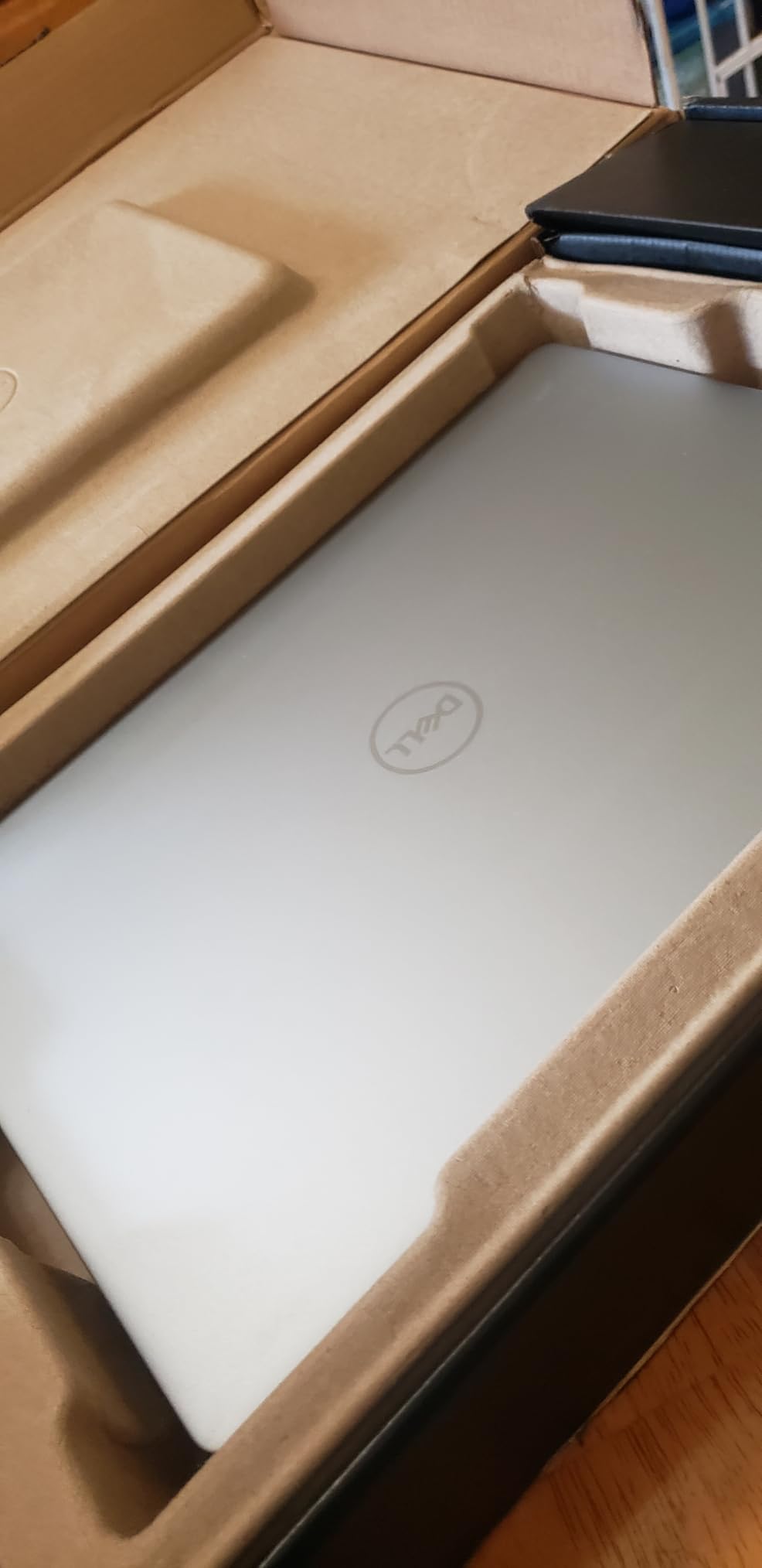 Dell Inspiron 16 Plus 7640 Laptop - 16.0-inch 16:10 2.5K Display, Intel Core i7-13620H Processor, 16GB LPDDR5 RAM, 1TB SSD, Intel UHD Graphics, Windows 11 Home, Onsite & Migrate Service - Ice Blue customer photo 1