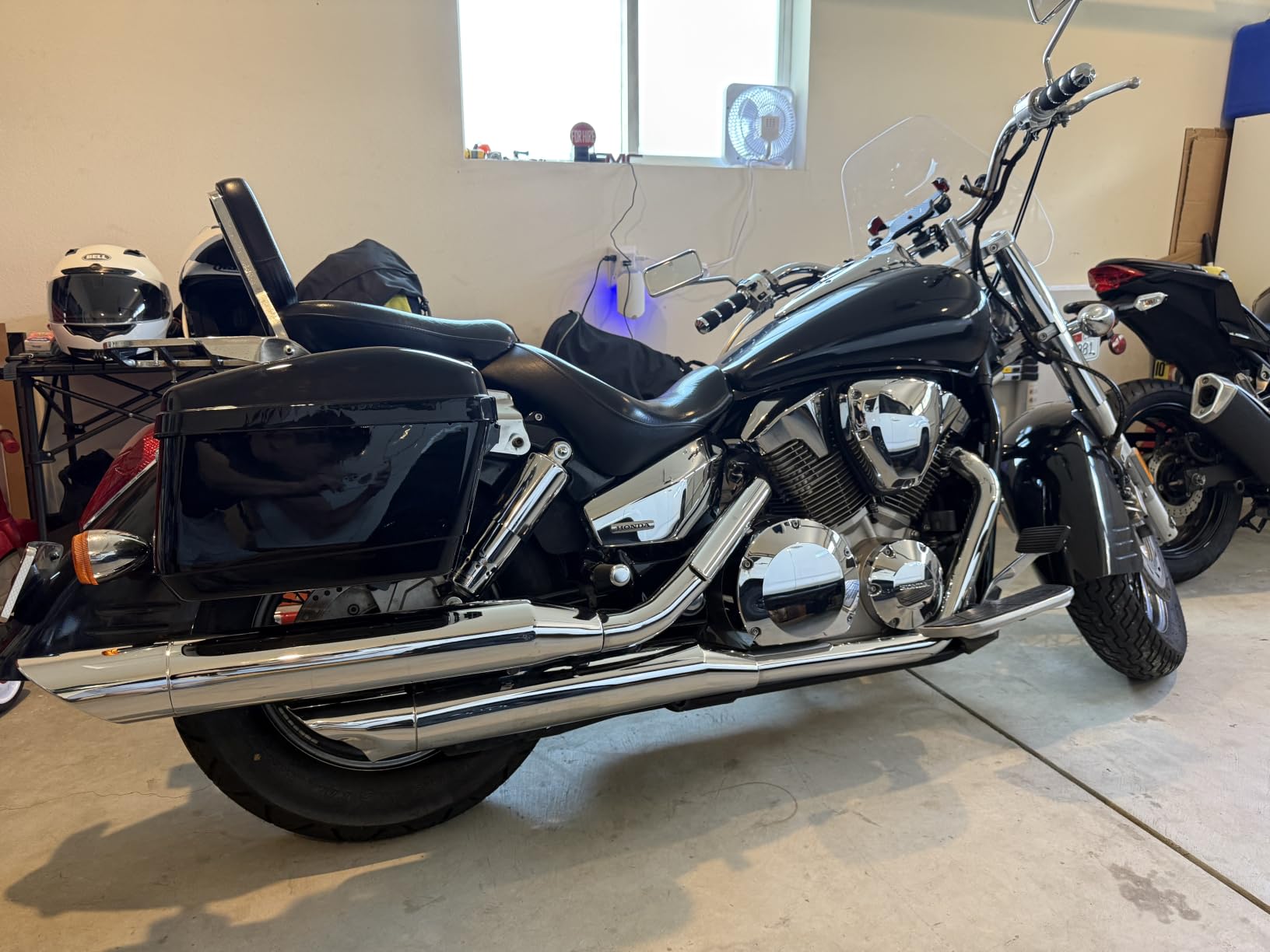 ECOTRIC 45L Motorcycle Hard Saddle Bags W/Lock Compatible with Honda Shadow | Compatible with Harley Davidson Kawasaki Vulcan VN Saddle Bags Trunk; Storage Carrier w/Mounting Kit Plastic customer photo 1