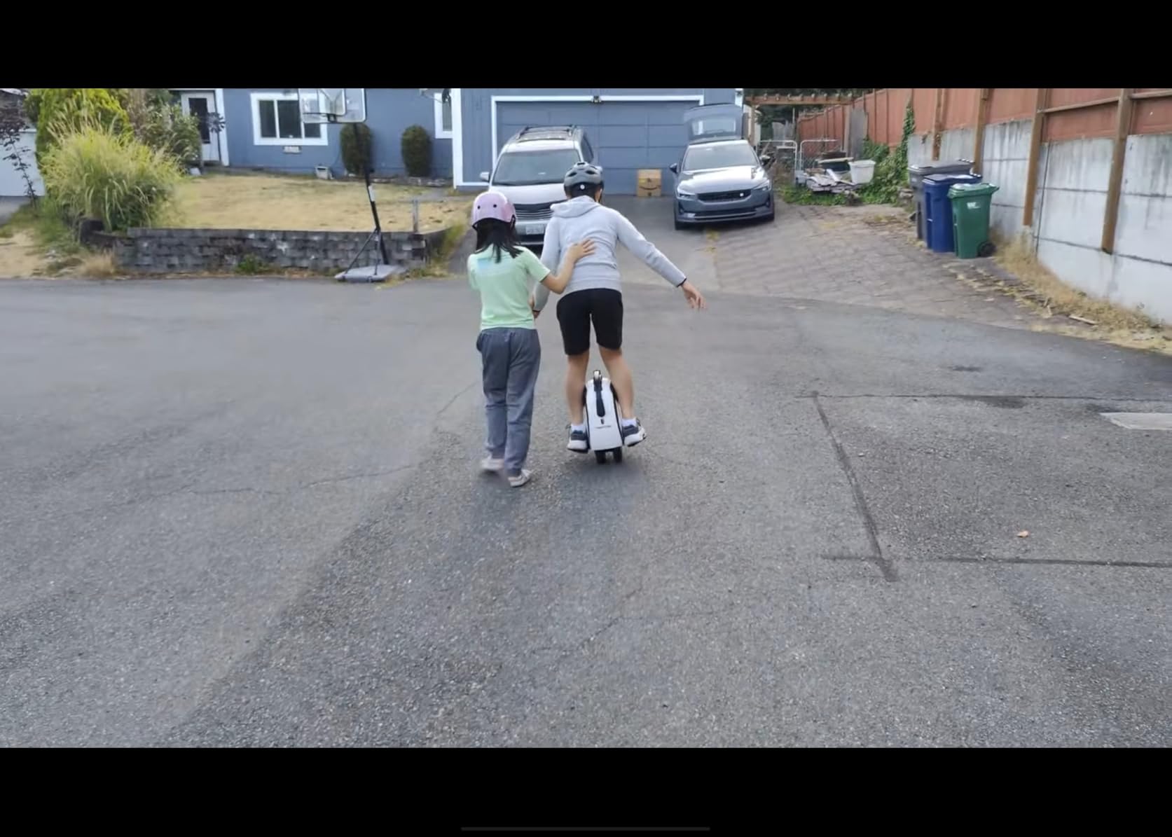 INMOTION E20 Electric Unicycle with Dual Tires for Easier Self-Balancing customer photo 1