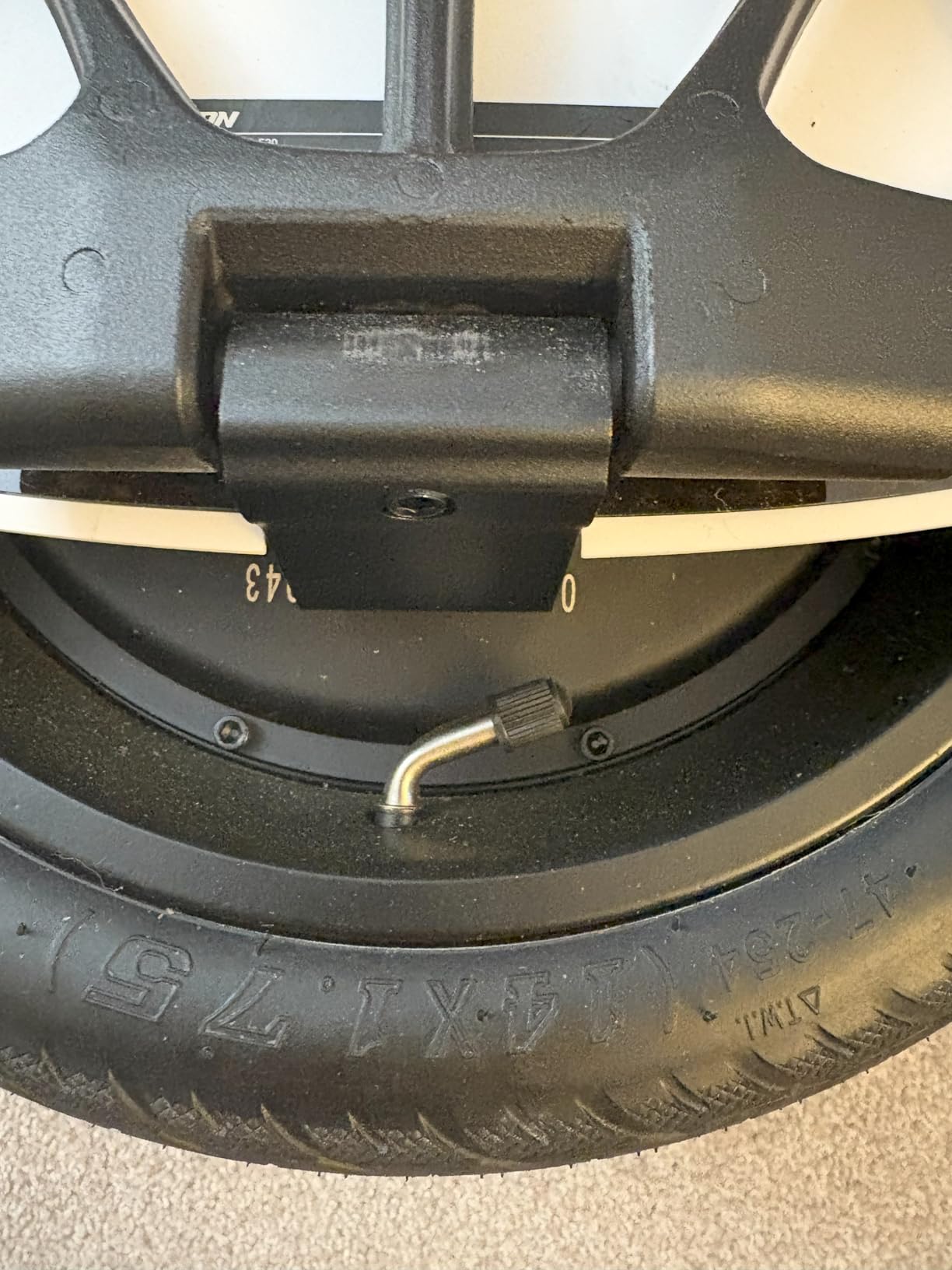 INMOTION E20 Electric Unicycle with Dual Tires for Easier Self-Balancing customer photo 2