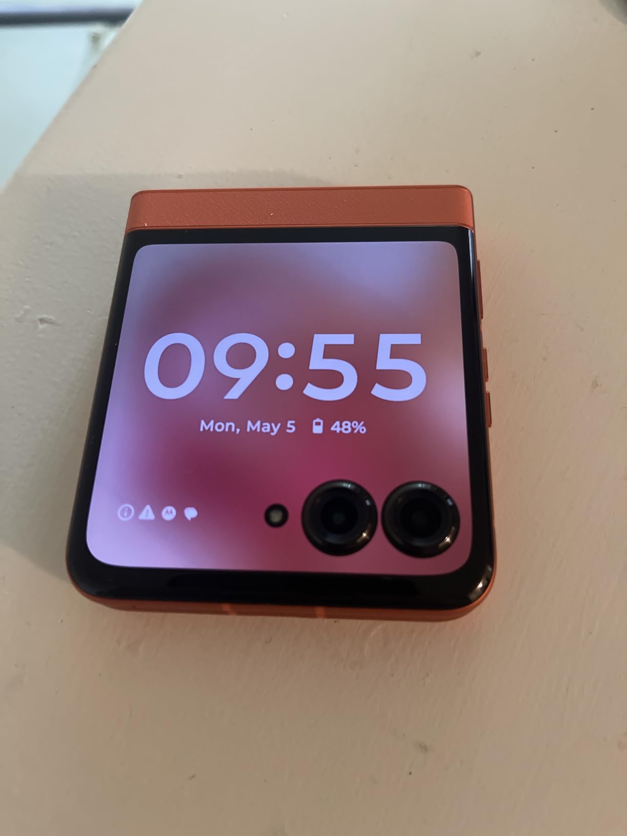 Motorola razr | 2024 | Unlocked | Made for US 8/256GB | 50MP Camera | Spritz Orange customer photo 2