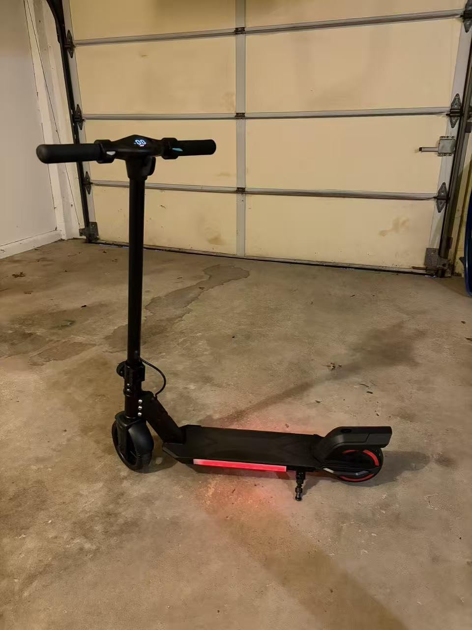 Aluminum Foldable Electric Scooter for Kids, with Bright Front LED Lights, Shining Pedal, LED Display, Dual Brakes 200W Motor Kids Electric Scooter, UL2272 Certified customer photo 2
