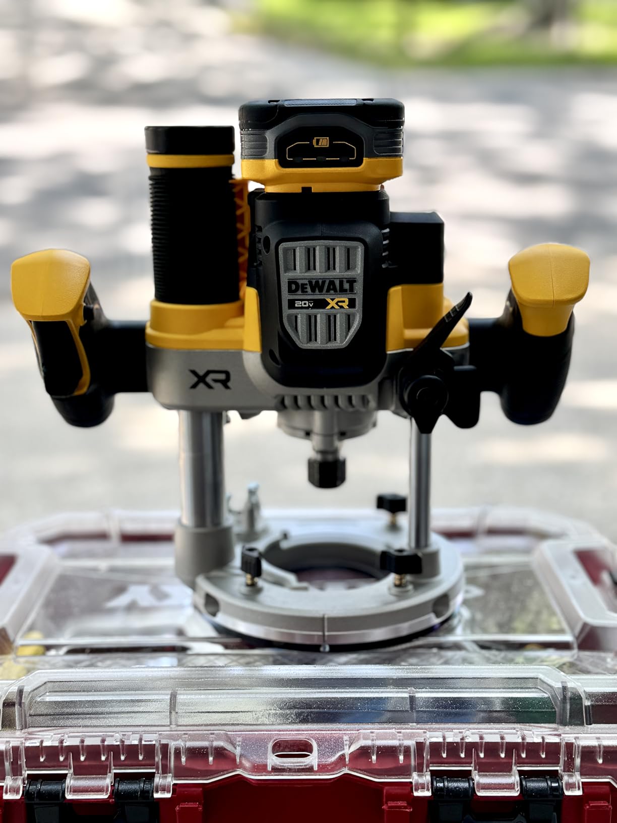 DEWALT 20V MAX XR 2-1/4 Peak HP Plunge Router (Tool Only) (DCW620B) customer photo 2