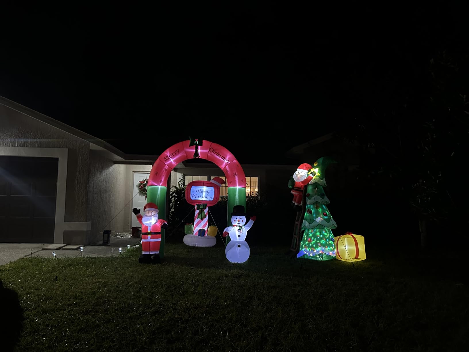 KOOY 8FT Christmas Inflatable Santa Snowman Arch Outdoor Decorations Blow up Yard Decoration, LED Lights for Christmas Party Holiday Xmas, Winter Outdoor Lawn Décor customer photo 1