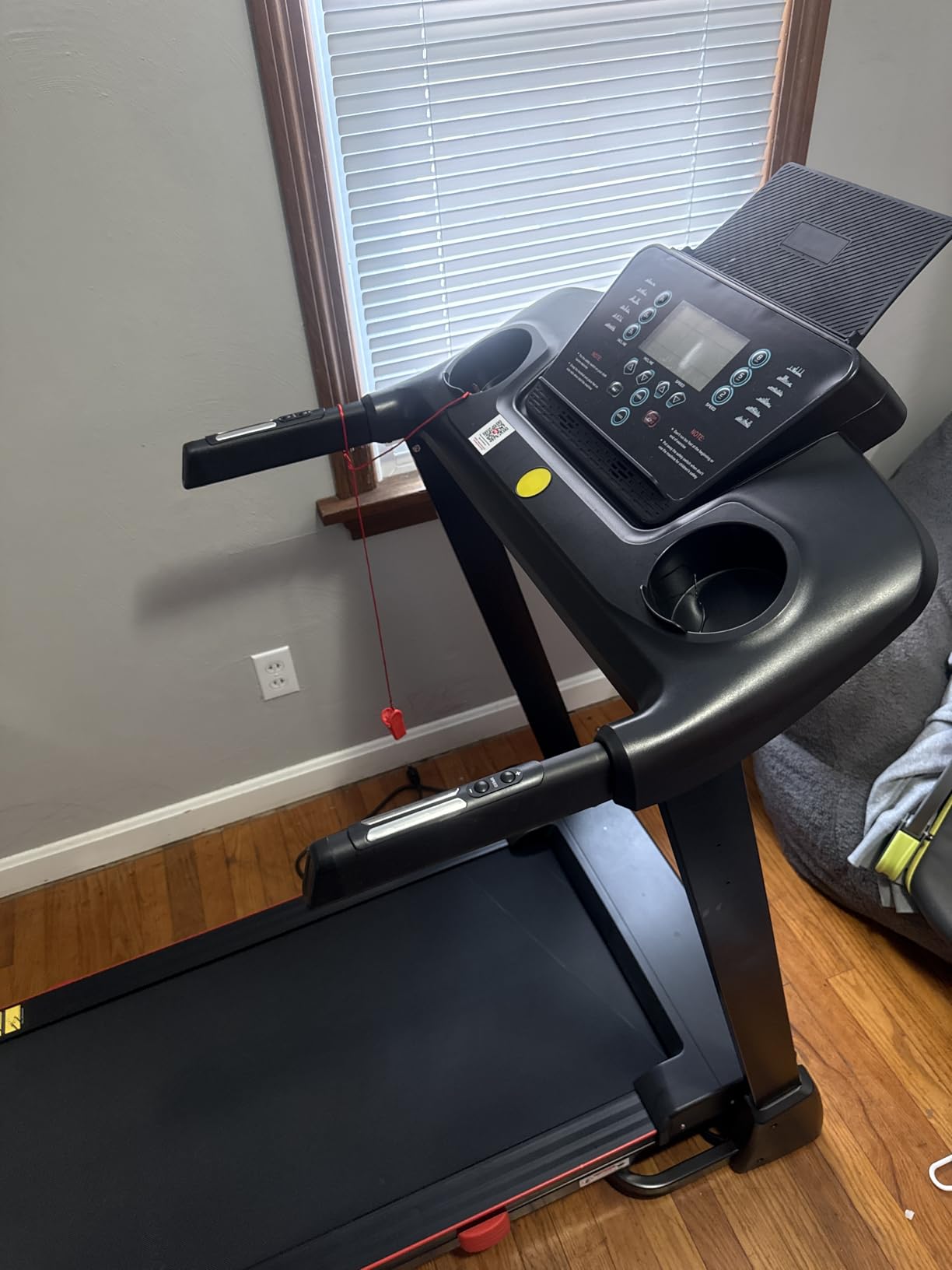 ATEEDGE Treadmills for Home, 15% Auto Incline, Foldable, 350LB Capacity customer photo 2