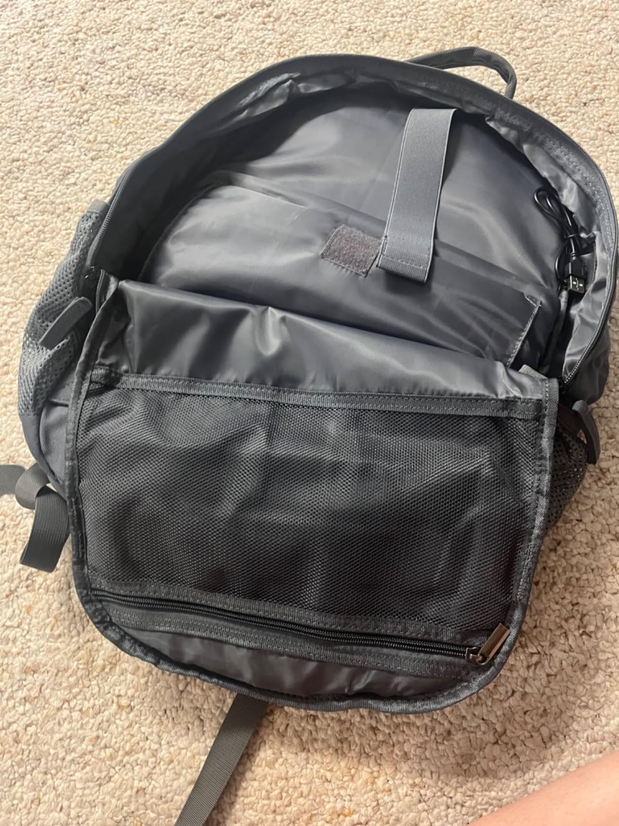 Skateboard Backpack, Large Skateboard Bag for Men and Women Laptop Bag with USB Port, for Skateboarding, College, Travel (Black) customer photo 1