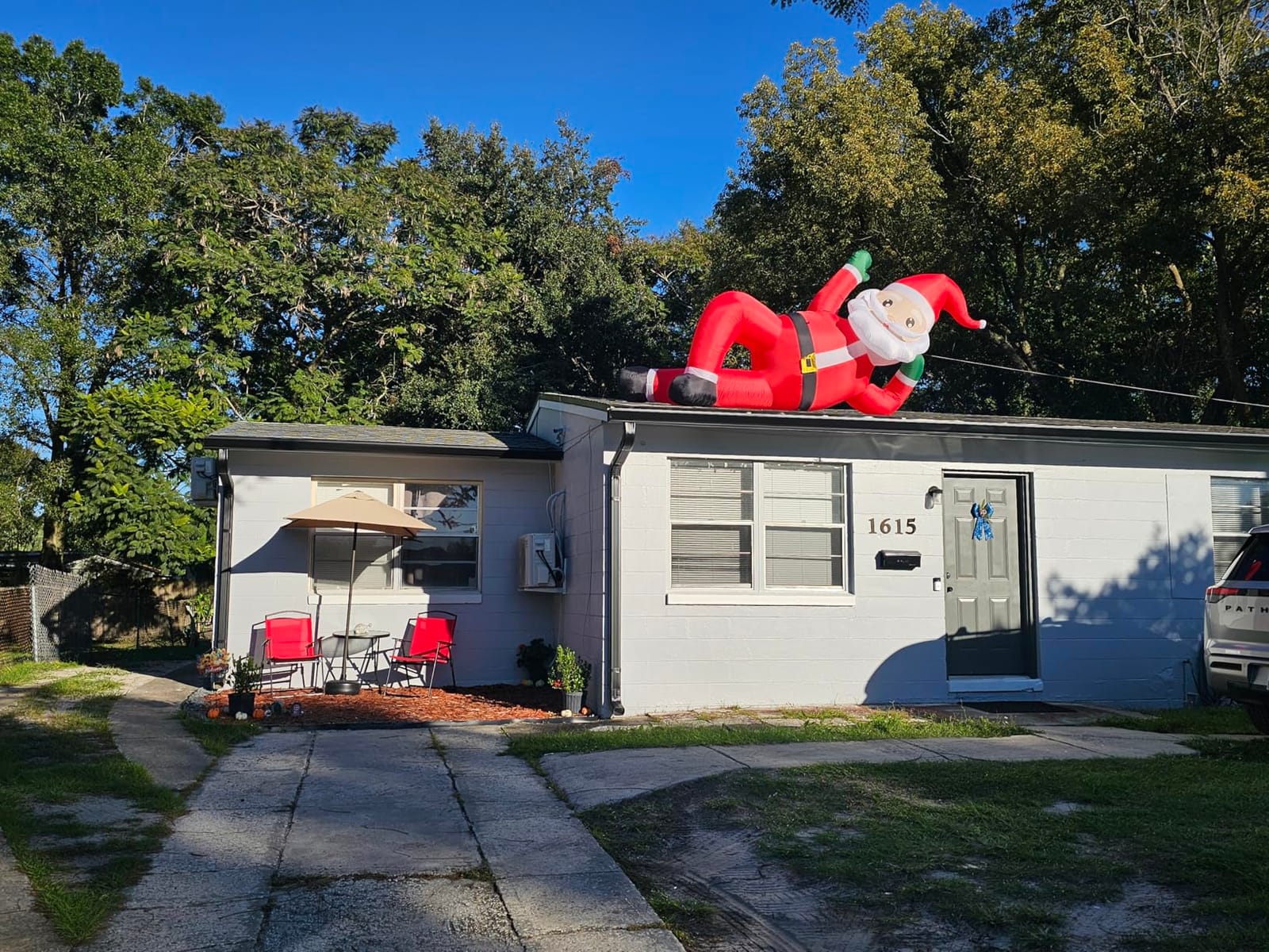 Juegoal Christmas Inflatables Outdoor Decorations, 12FT Long Inflatable Xmas Santa Claus, Lighted Blow Up Giant Lying Santa with Built in LED Lights, Light Up Holiday Winter Lawn Yard Garden Decor customer photo 2