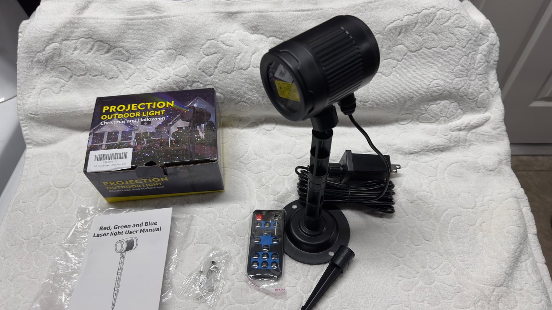 Christmas Laser Projector Light Outdoor: RGB 3 Colors Firefly Moving Laser Lights, IP65 Waterproof Star Projector Lights Show Decor for Garden Yard Holiday Party, Christmas Halloween New Year Gift customer photo 1