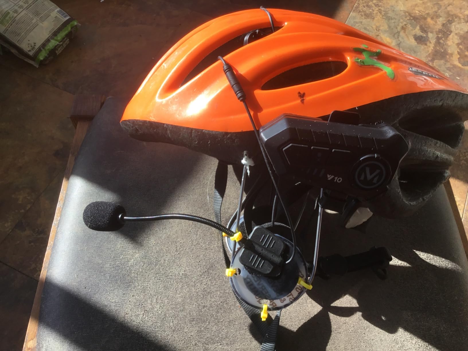 Y10 Motorcycle Helmet Bluetooth Headset, Bluetooth 5.3 Headphone, Smart Noise Reduction, HiFi Level Sound Quality, IPX6 Waterproof, 2 Different Types of Mic, Compatible with All Helmets customer photo 1
