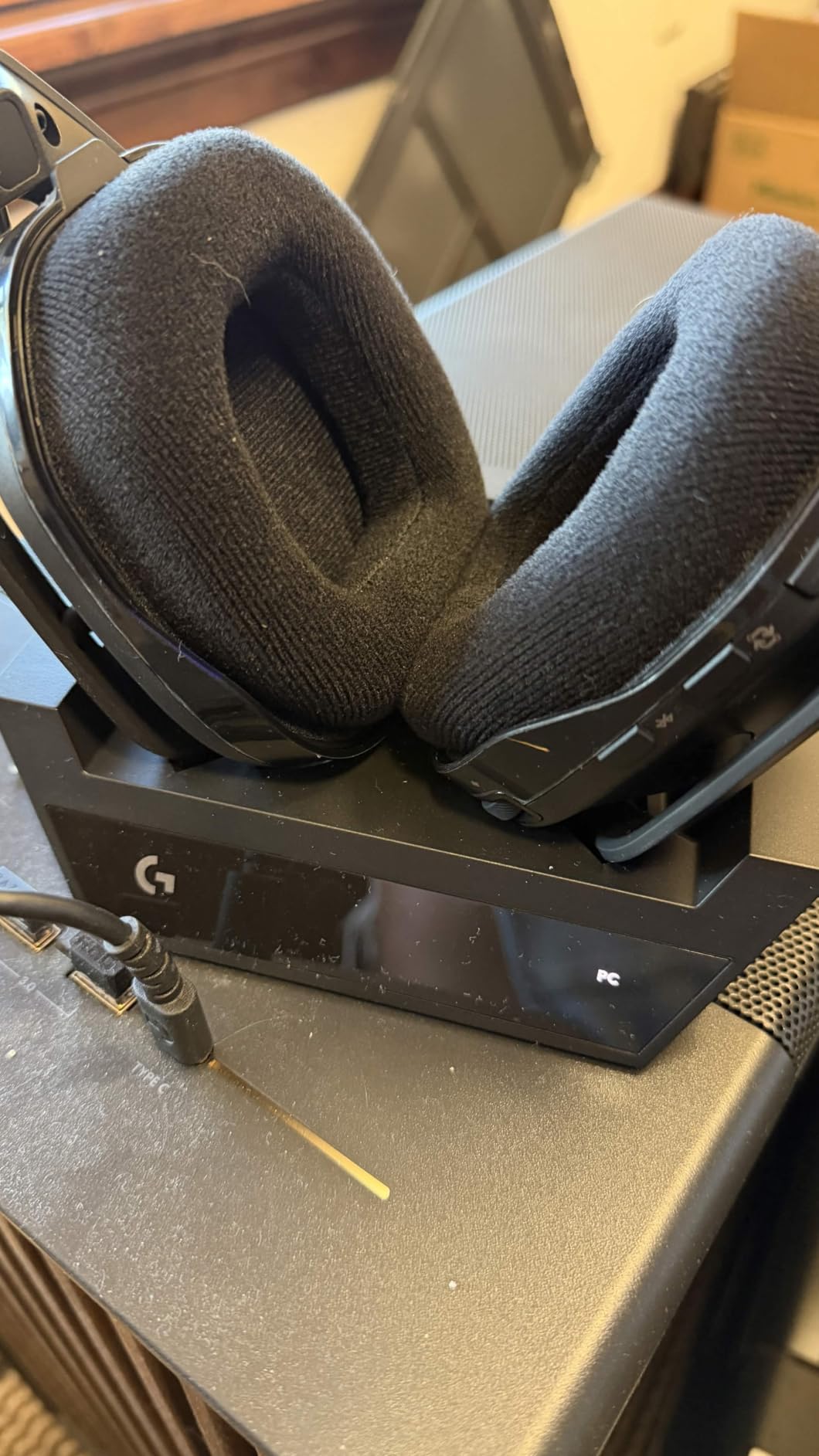 Logitech G Astro A50 Multi-Platform Wireless Gaming Headset - Black | For PS5, Xbox, PC, Switch - PLAYSYNC Audio Switcher, 16 bit/48kHz (Console), 24 bit/48 kHz (PC), 24hr Battery, 2.4GHz & BT customer photo 2