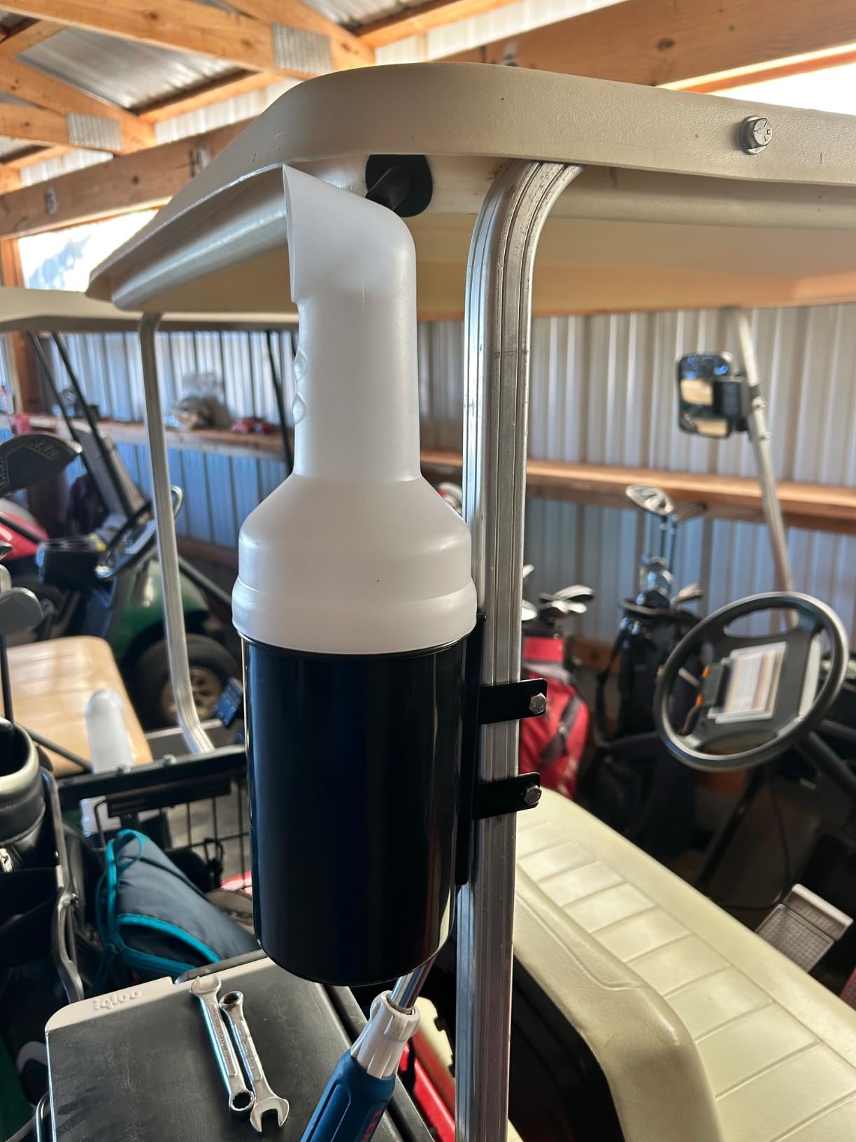 No Drilling Golf Cart Sand Bottle with Holder Bracket, Sand Bottle for Golf Cart YAMAHA Club Car EZGO with 1