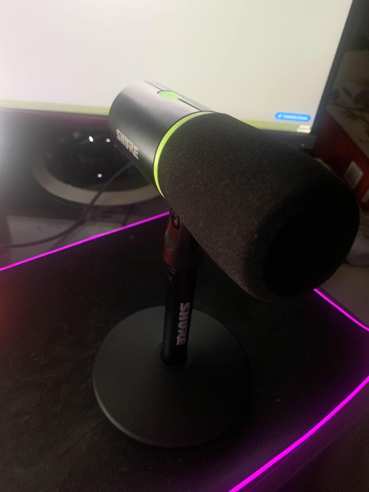 Shure MV6 USB Gaming Microphone for Streaming & Recording | Dynamic USB PC mic with desktop stand, noise cancellation, tap-to-mute and 3.5mm headphone monitoring for gaming customer photo 1